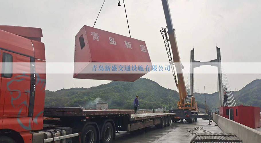 桥梁防撞装置的设计原则是什么？