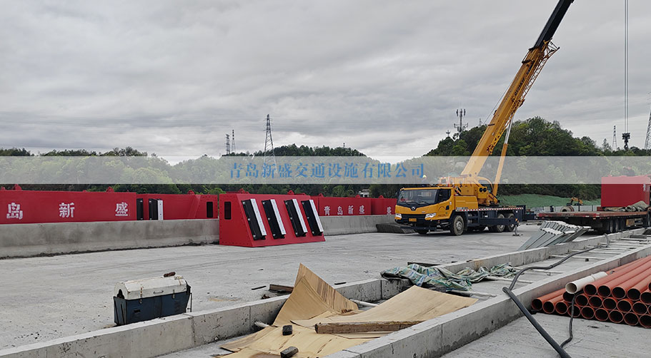 固定式防撞设施主墩材料选择