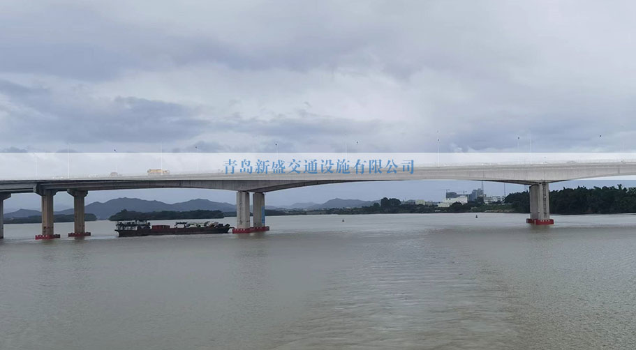 防撞护舷的运作原理是什么
