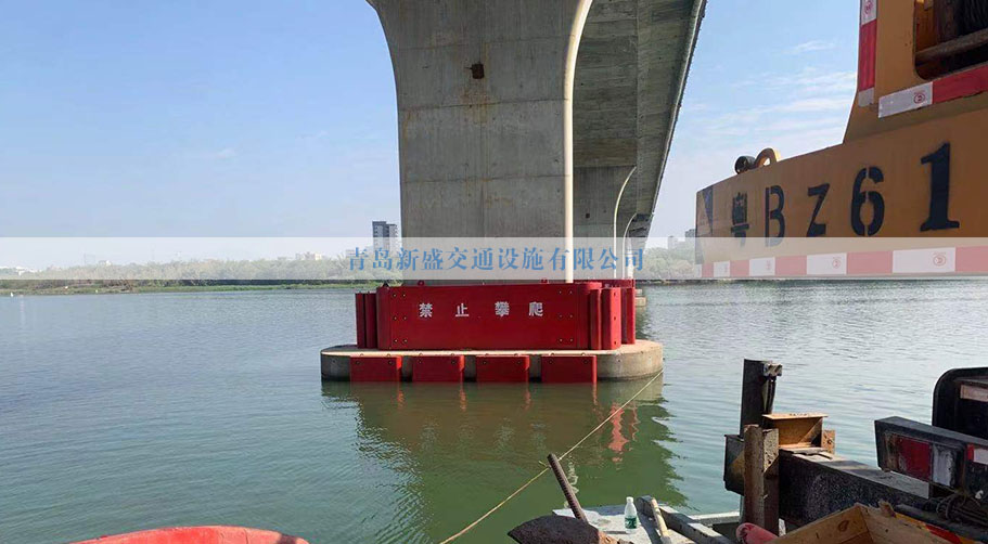 桥梁防撞设施是如何用‘隐形护盾’抵御万吨巨轮的致命撞击
