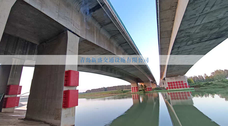 钢覆复合材料：为桥墩穿上“防撞铠甲”